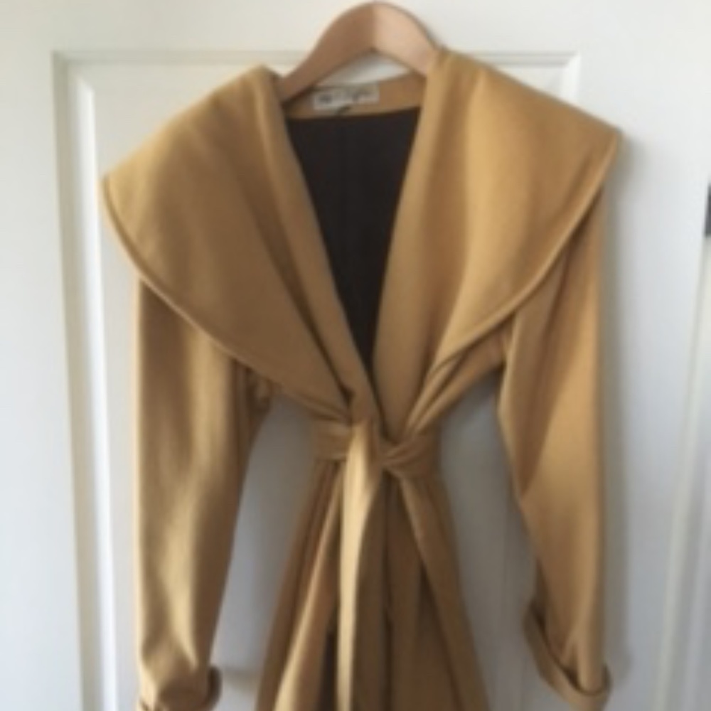 Women's coat - Picture 1 of 2